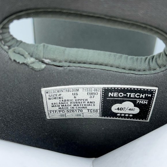 Bogs Womens Classic Winter Blooms Boots Blue Gray Floral Mid Calf Pull On 6 New - Picture 12 of 12